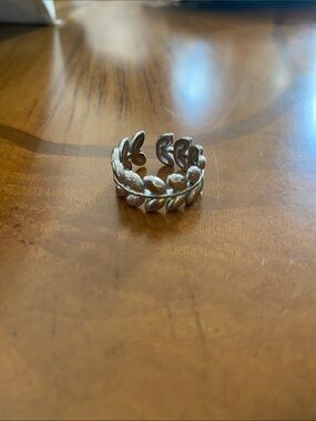 Leaf Motif Open Wrap Ring in Silver